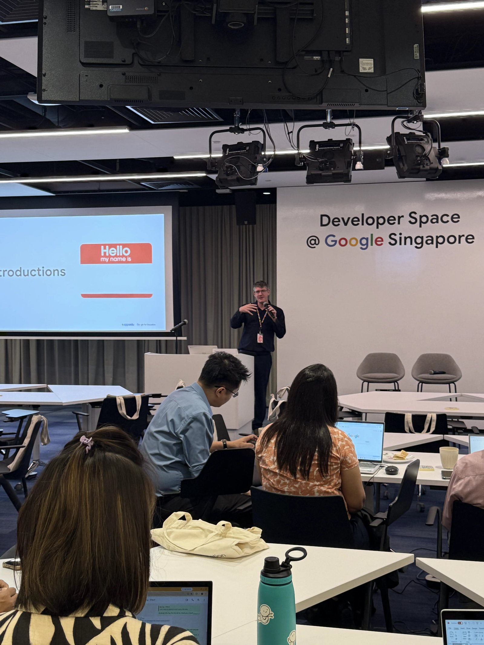 Sethi De Clercq leading Google Singapore leadership training